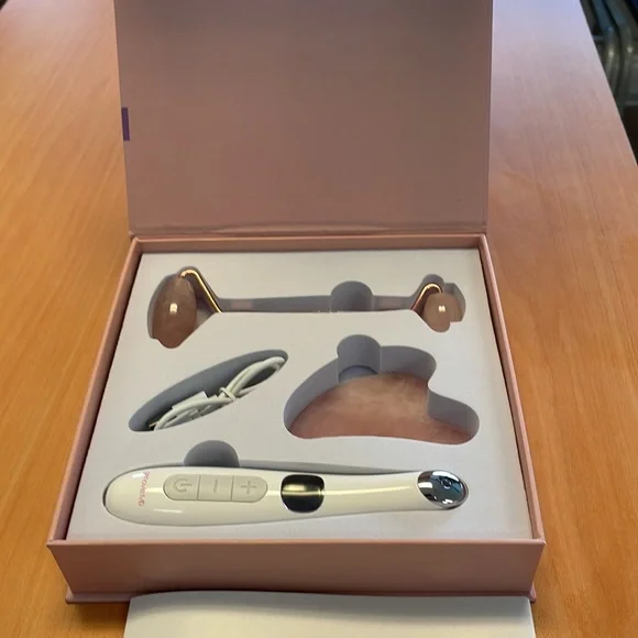 New Genovie MD Led and Crystal Rose Quartz Face and Eye Sculpting Kit!!🔥🔥🔥
